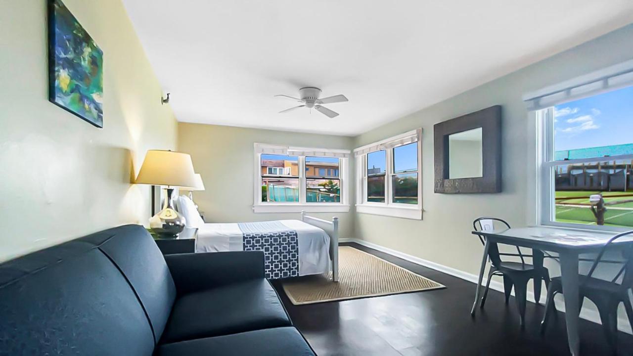 Clegg'S Hotel Ocean Beach Экстерьер фото